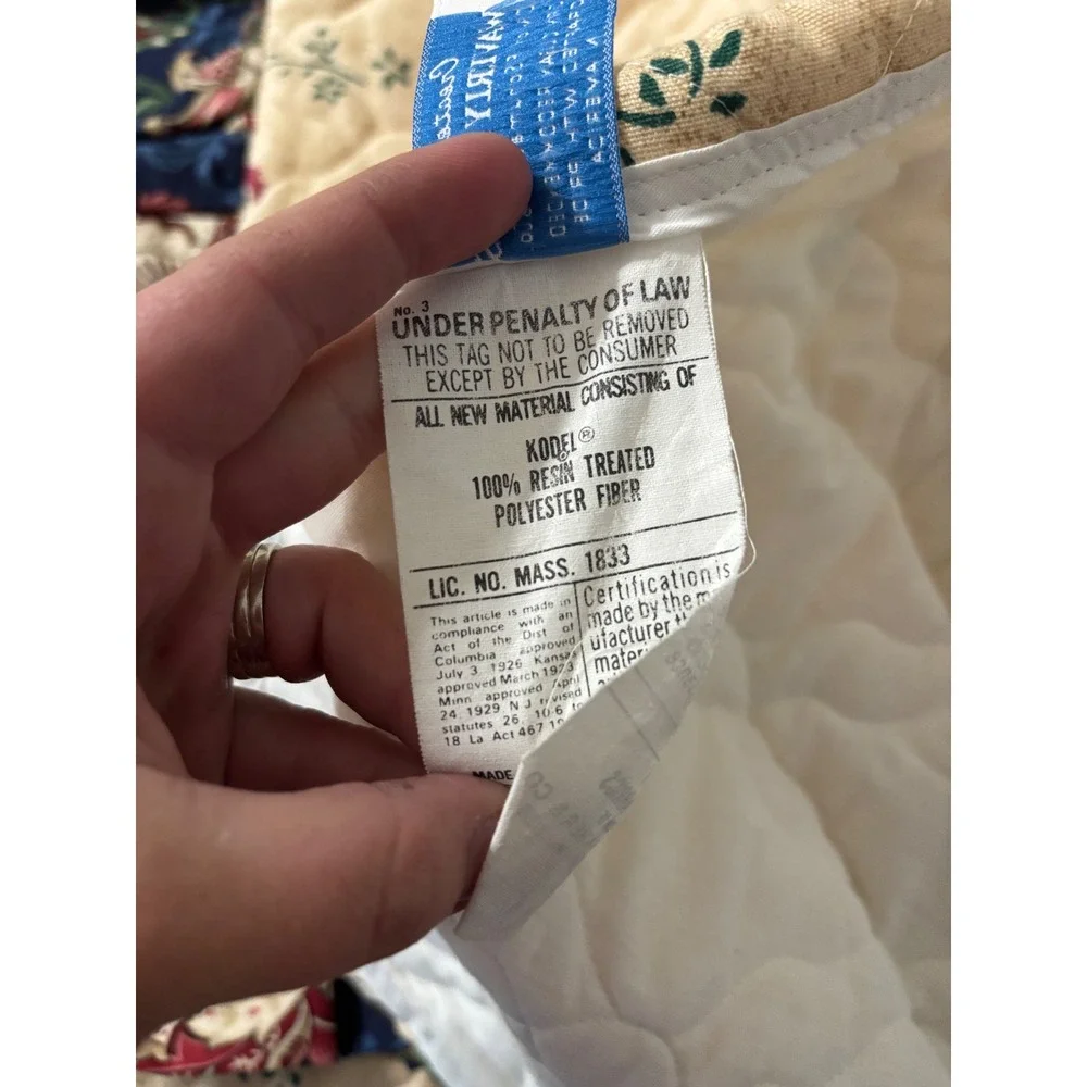 N/A quilted bedspread